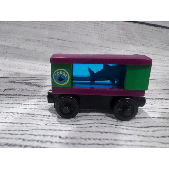 Vintage Thomas & Friends Wooden Railway Aquarium Car - Picture 2 of 3